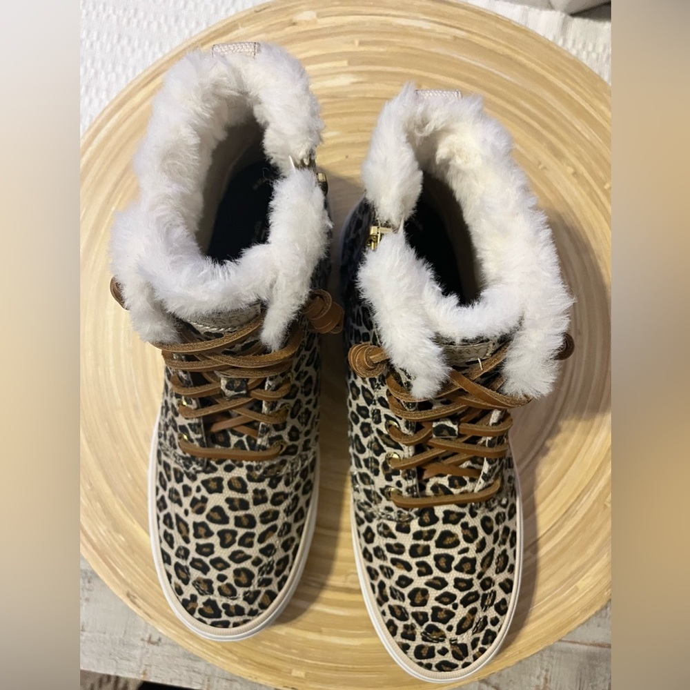 Sperry High Tops. Size 7 New Without Tags. - image 2